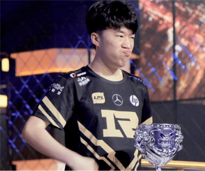 的教练和证 的教练和证